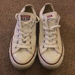 Women's white converses. Slightly worn. Like New!